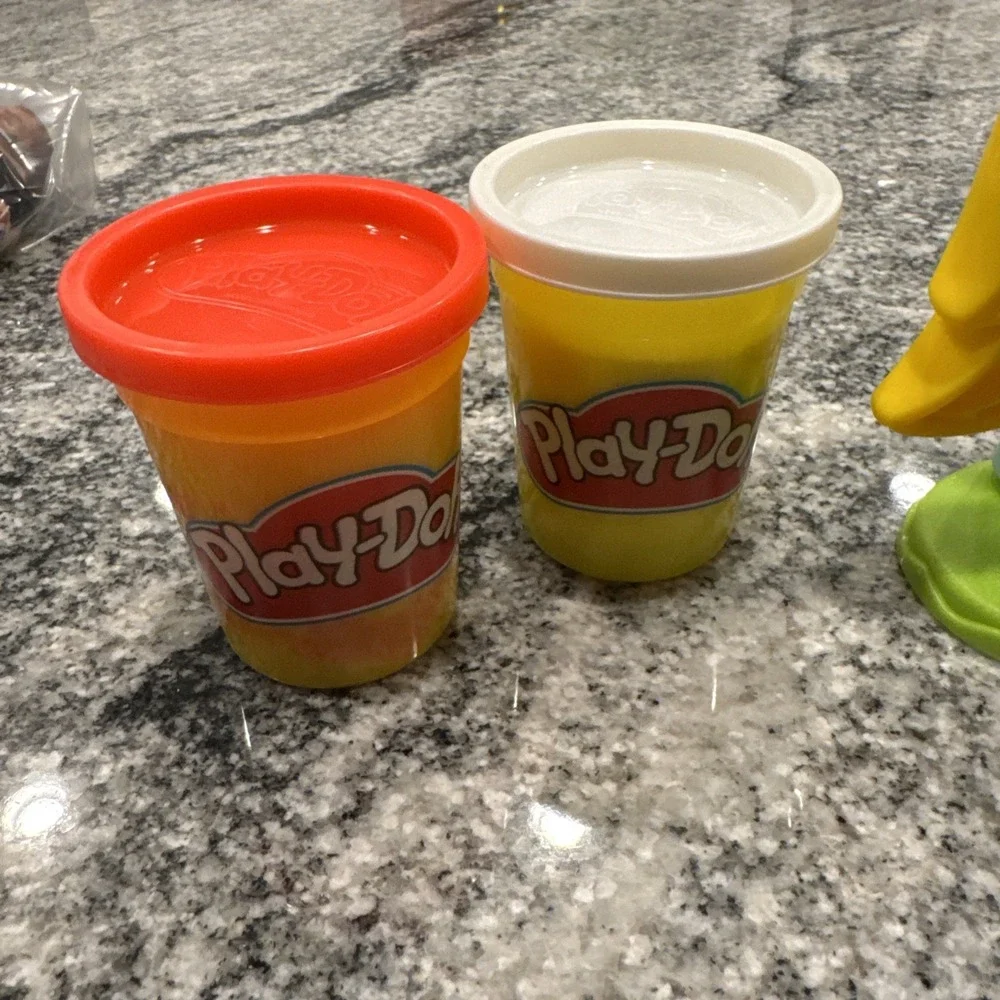 My Little Pony Rainbow Dash‎ Play-Doh Style Salon Mold On Base With Two Tubs #23